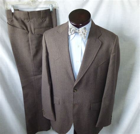 COVID update The Black Dog General Store St. . Circle s suits
